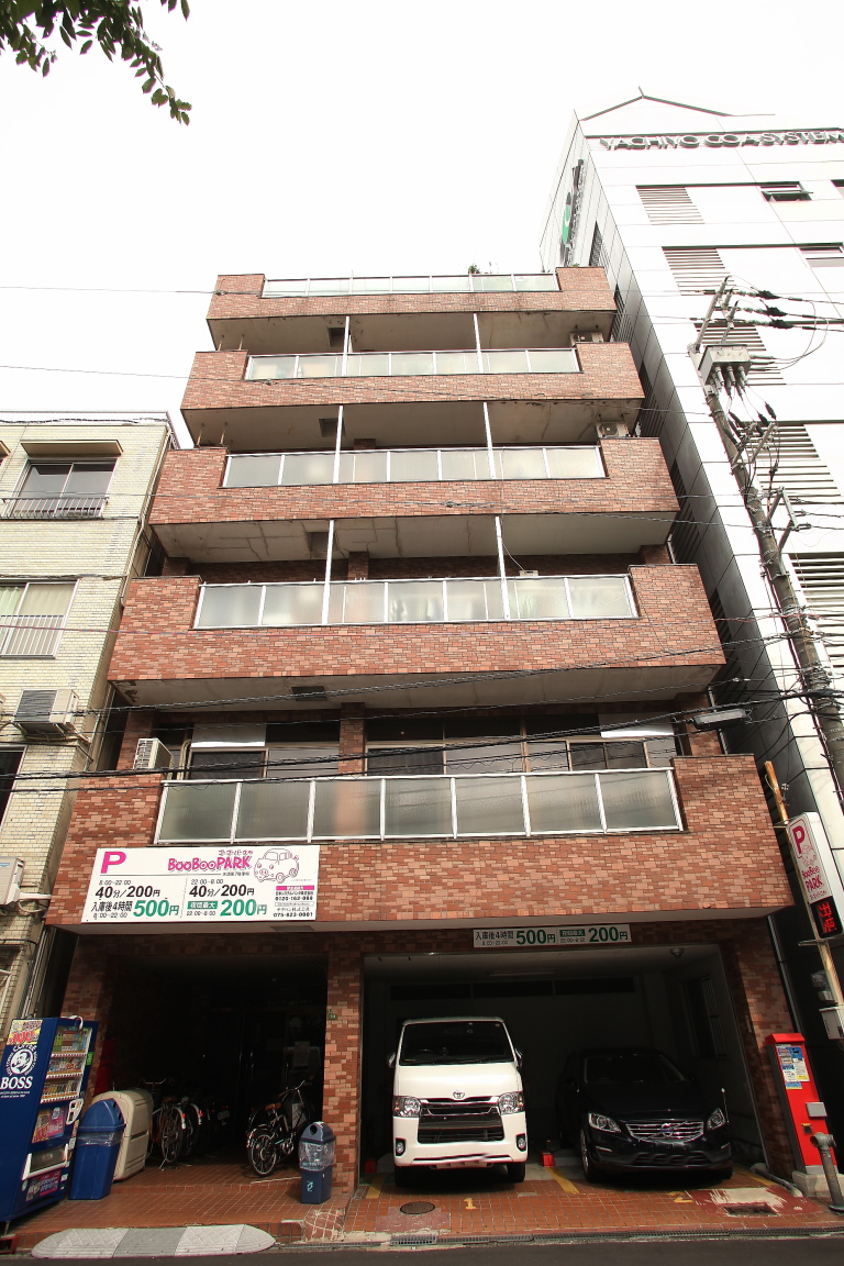 ＫＴＩ南森町の外観