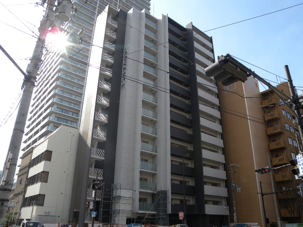 アドバンス東梅田アクシスの外観