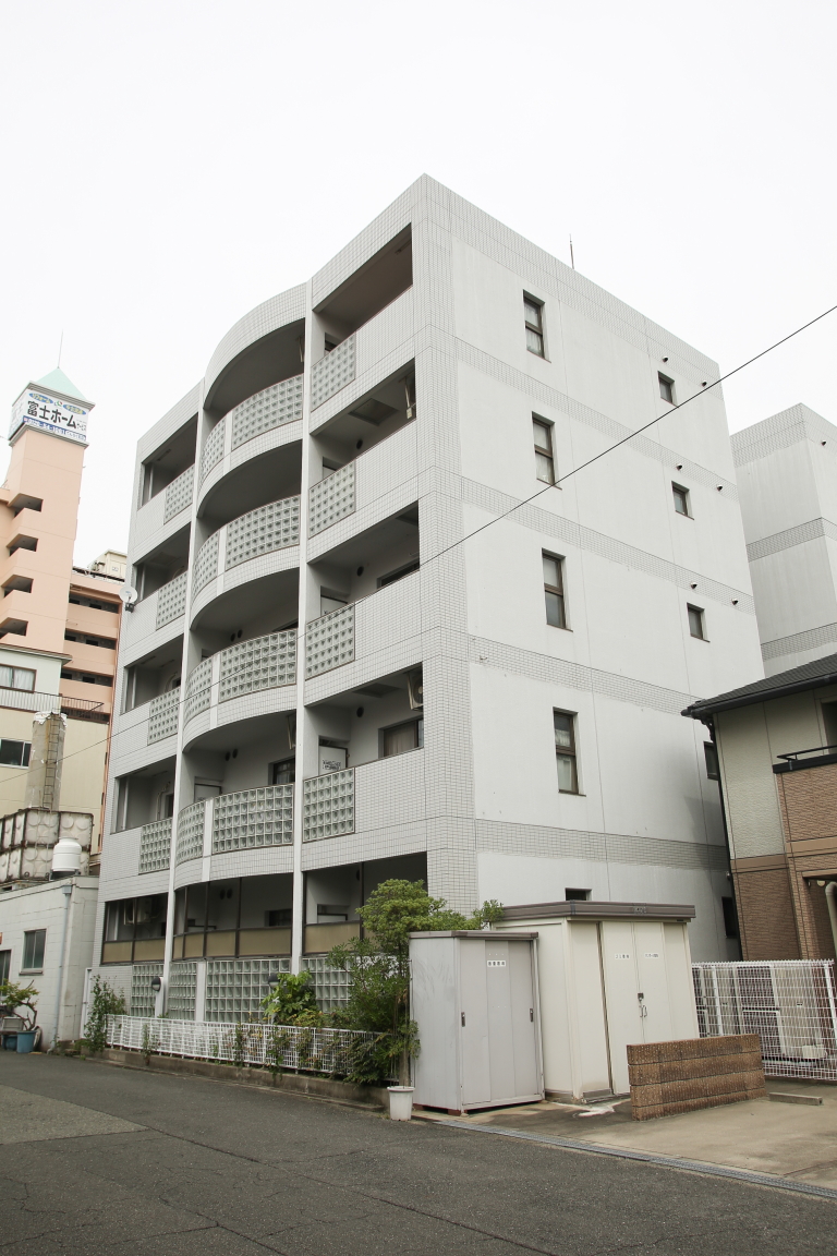 メゾンプリオールの外観