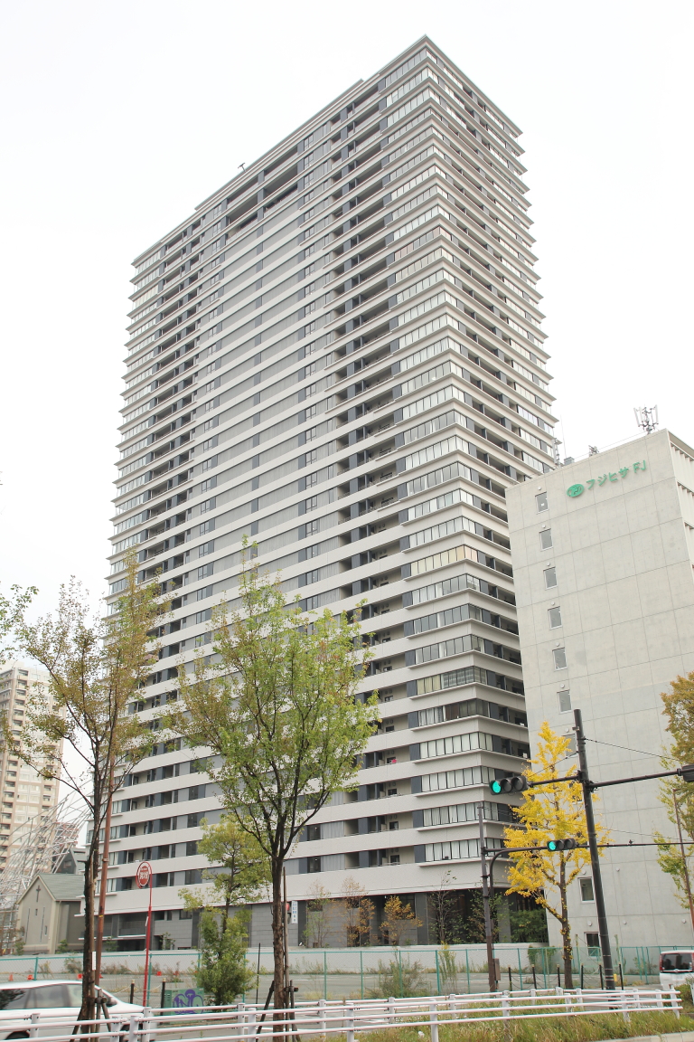 Ｎ４・ＴＯＷＥＲの外観