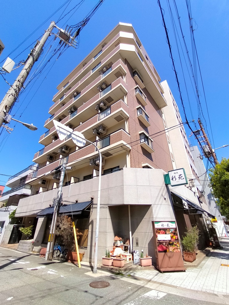 アーバンコート福島の外観