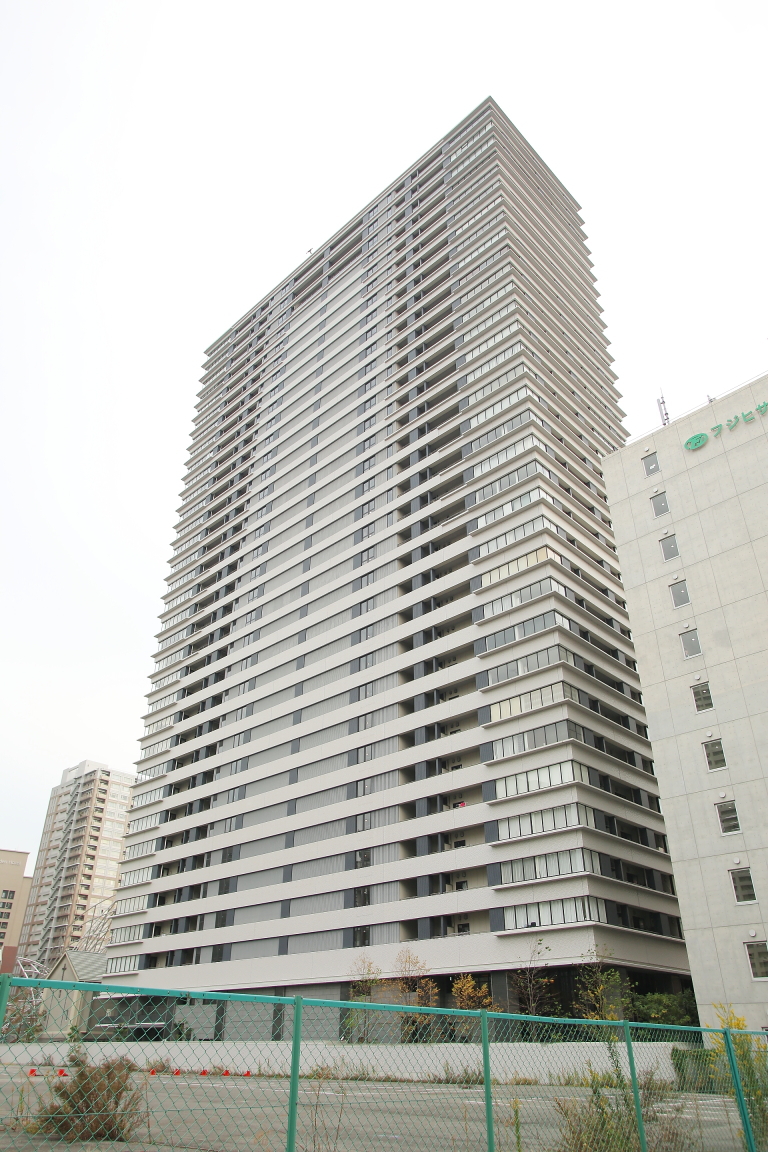 Ｎ４．ＴＯＷＥＲの外観