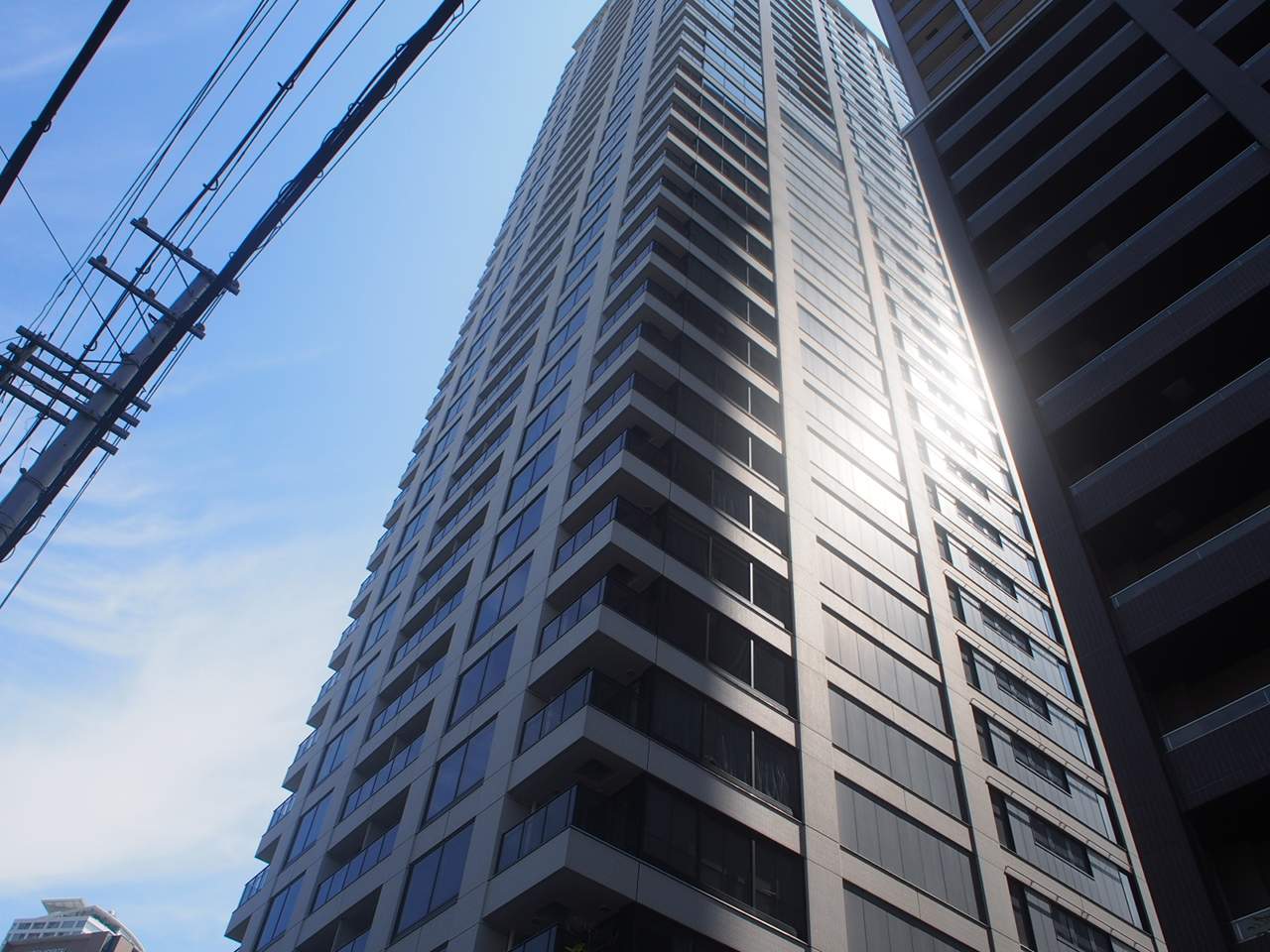 「クレヴィアタワー中之島」の外観写真