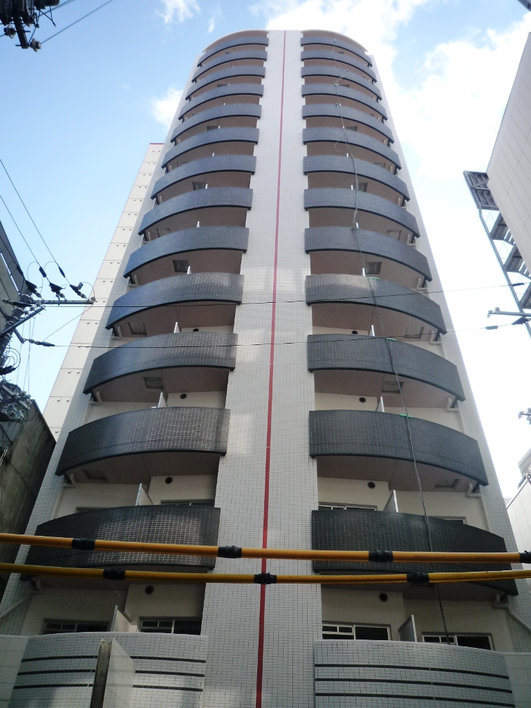 セレニテ梅田ＥＳＴの外観
