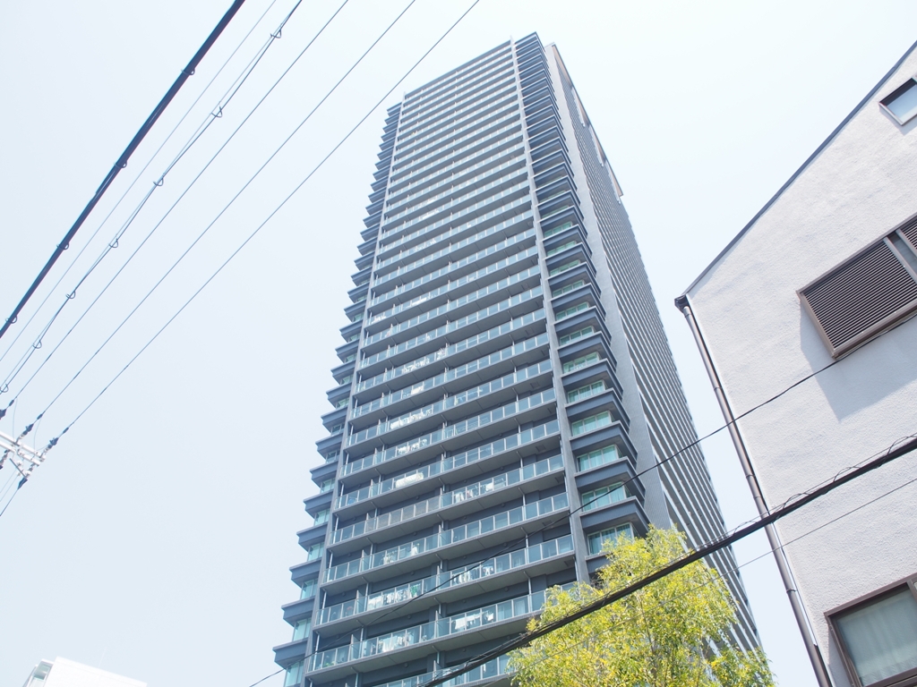 シティタワー大阪福島の外観
