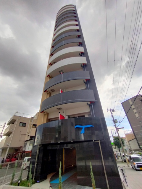 セレニテ福島アリアの外観