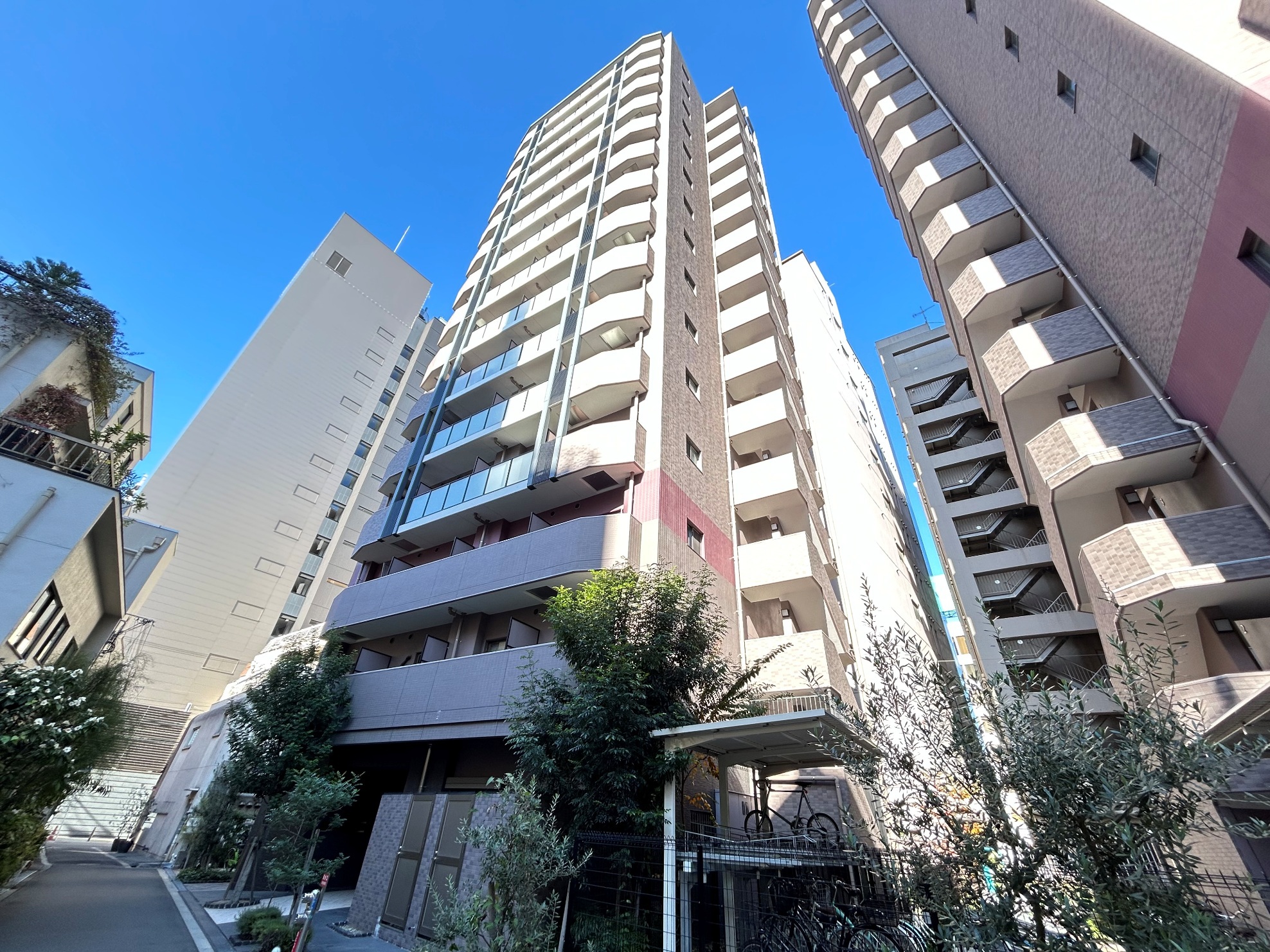 Ｌａ　Ｄｏｕｃｅｕｒ梅田Ｗｅｓｔの外観